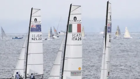 “曼联荣耀之旅，新征程队歌响彻主场，迎战伊普斯维奇海报亮相”